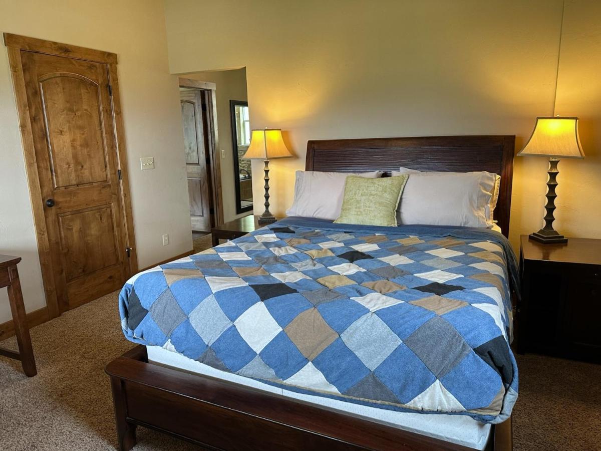 Private Retreat On Working Horse And Cattle Ranch Villa Салида Екстериор снимка