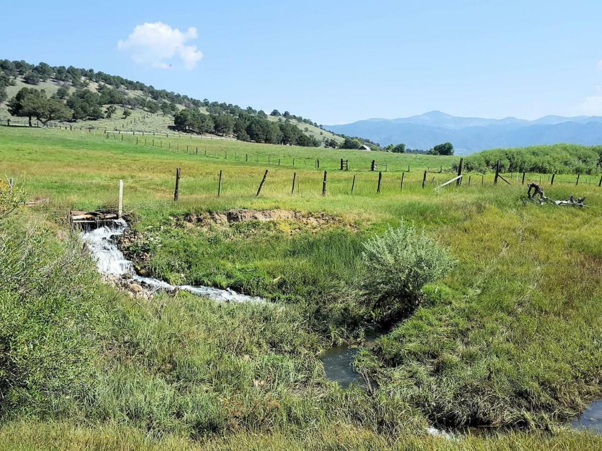 Private Retreat On Working Horse And Cattle Ranch Villa Салида Екстериор снимка